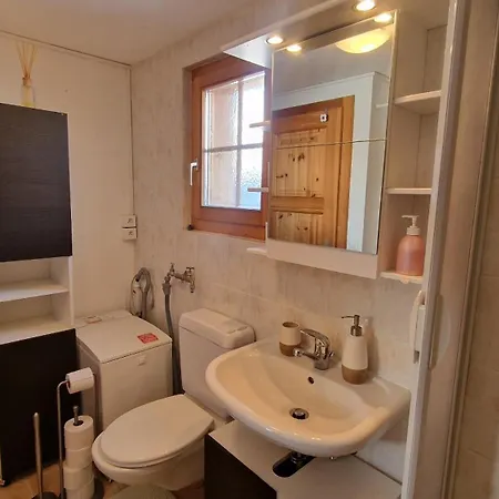 Pra Charris - - アパート